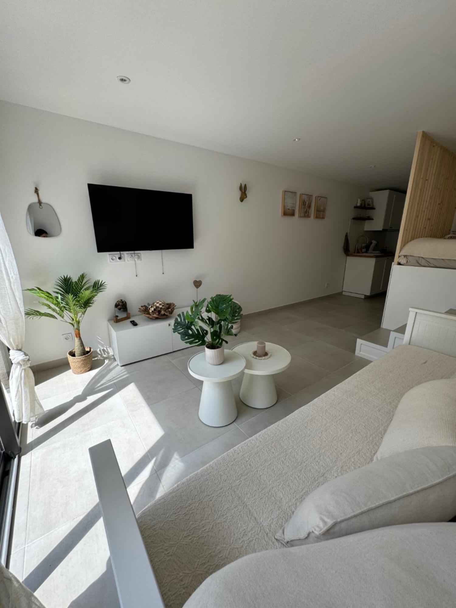Apartamento Chez Timmaflo Fréjus Exterior foto